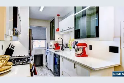 1504 W Terrace Circle 4 #4, Teaneck Township, NJ 07666 - Photo 11