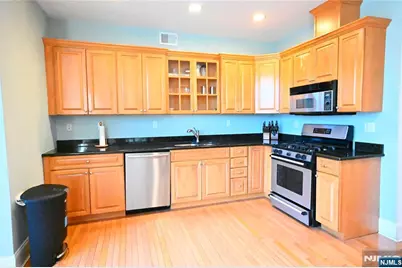 105 Hudson Cove 105 #105, Edgewater, NJ 07020 - Photo 9