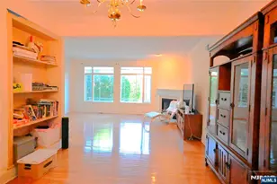 105 Hudson Cove 105, Edgewater, NJ 07020 - Photo 3