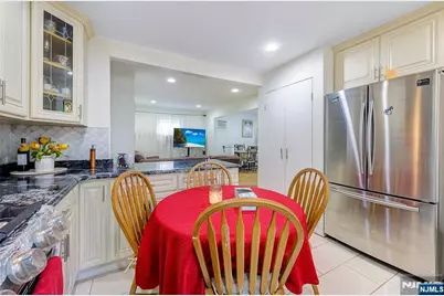 698 Fairview Avenue, Fairview, NJ 07022 - Photo 5