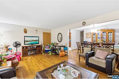 698 Fairview Avenue, Fairview, NJ 07022 - Photo 35