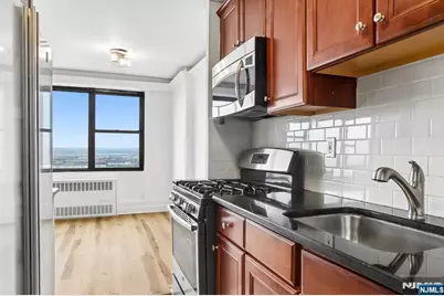 500 Central Avenue 1617 #1617, Union City, NJ 07087 - Photo 5