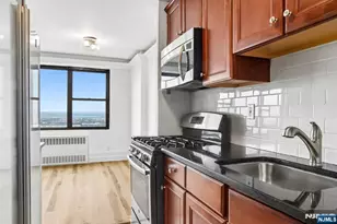 500 Central Ave 1617, Union City, NJ 07087 - Photo 5