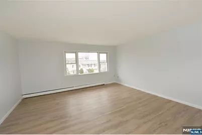 421 Leonhardt Drive 2nd Floor #2nd Floor, Saddle Brook Township, NJ 07663 - Photo 3