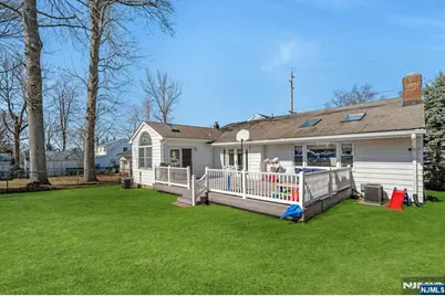 460 New Bridge Road, Bergenfield, NJ 07621 - Photo 5