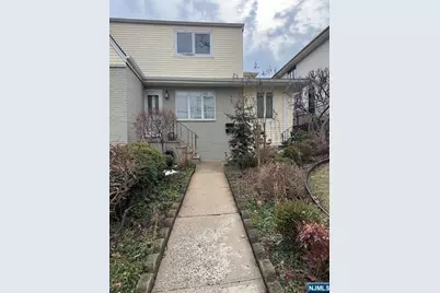 800 De Lalla Terrace, Ridgefield, NJ 07657 - Photo 3