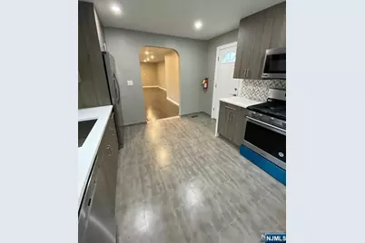 79 E Ridgewood Avenue, Paramus, NJ 07652 - Photo 9