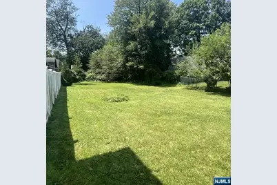18 McKinley Place, Bergenfield, NJ 07621 - Photo 31