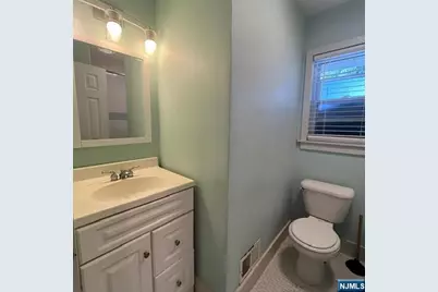 18 McKinley Place, Bergenfield, NJ 07621 - Photo 13