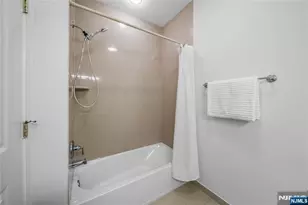 1415 Windsor Park Ct 415, Englewood, NJ 07631 - Photo 23
