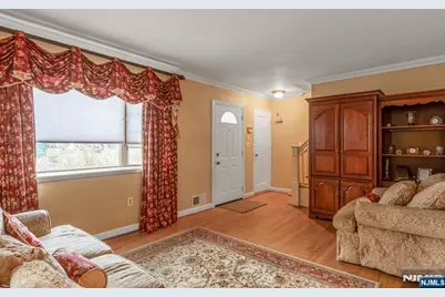 378 Windsor Road, River Edge, NJ 07661 - Photo 5