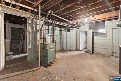 520 Rutherford Avenue, Lyndhurst Township, NJ 07071 - Photo 11