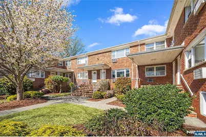 201 Oakdene Place C2 #C2, Cliffside Park, NJ 07010 - Photo 17