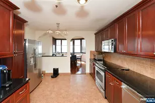 100 Carlyle Dr 7K-S, Cliffside Park, NJ 07010 - Photo 21