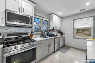 755 Oak St, Ridgefield, NJ 07657 - Photo 7