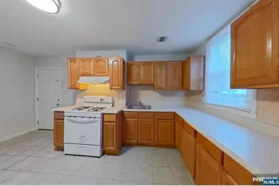 10 Fleming Avenue, Newark, NJ 07105 - Photo 5