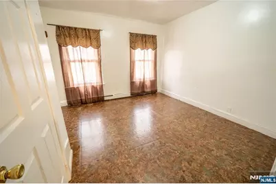 580 Hunterdon Street, Newark, NJ 07108 - Photo 7