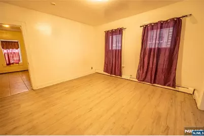 580 Hunterdon Street, Newark, NJ 07108 - Photo 5