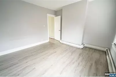 580 Hunterdon Street, Newark, NJ 07108 - Photo 13