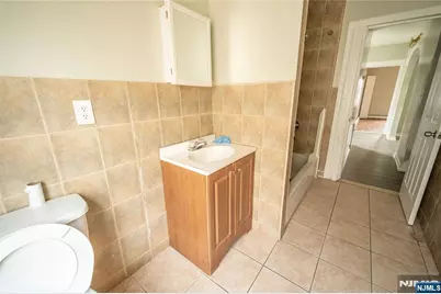 580 Hunterdon Street, Newark, NJ 07108 - Photo 15