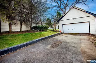 960 Maple, Ridgefield, NJ 07657 - Photo 3