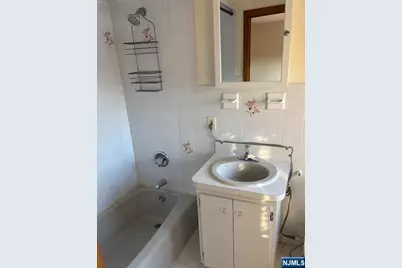 2417 Camner Street B #B, Fort Lee, NJ 07024 - Photo 11