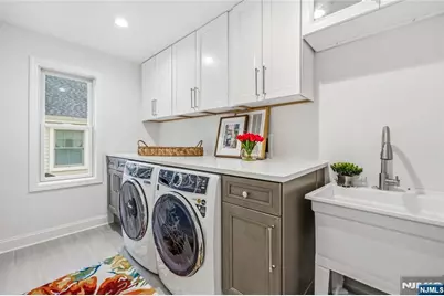 16 Stephen Street, Montclair, NJ 07042 - Photo 35