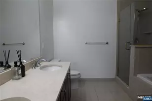 2403 Windsor Park Ct 403, Englewood, NJ 07631 - Photo 17