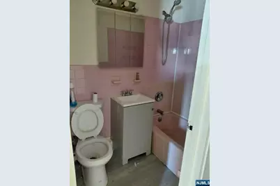 234 Roosevelt Avenue, Lodi, NJ 07644 - Photo 5