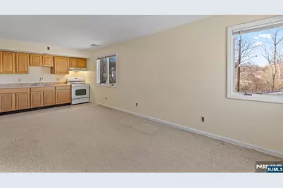 146 Main Street 3 #3, Bloomingdale, NJ 07403 - Photo 5