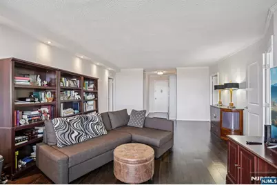 1530 Palisade Avenue 8M #8M, Fort Lee, NJ 07024 - Photo 3