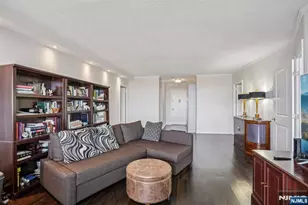 1530 Palisade Ave 8M, Fort Lee, NJ 07024 - Photo 3