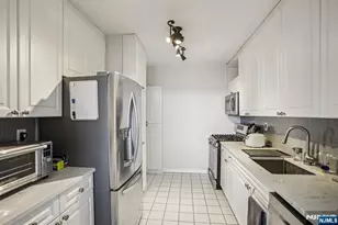 1530 Palisade Ave 8M, Fort Lee, NJ 07024 - Photo 7