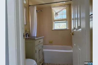 39 Franklin 2 #2, Tenafly, NJ 07670 - Photo 11