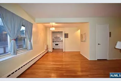 1565 Center Avenue 2F #2F, Fort Lee, NJ 07024 - Photo 9