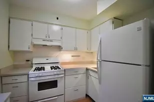 1565 Center Ave 2F, Fort Lee, NJ 07024 - Photo 7