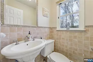 45 Hickory Ln, Closter, NJ 07624 - Photo 9