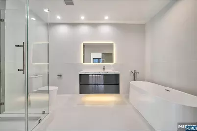 11 Roberts Road, Englewood Cliffs, NJ 07632 - Photo 33