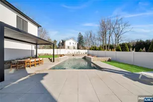 11 Roberts Rd, Englewood Cliffs, NJ 07632 - Photo 43