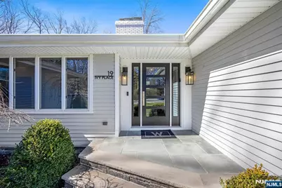 19 Ivy Place, Upper Saddle River, NJ 07458 - Photo 5