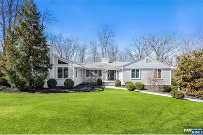 19 Ivy Place, Upper Saddle River, NJ 07458 - Photo 1