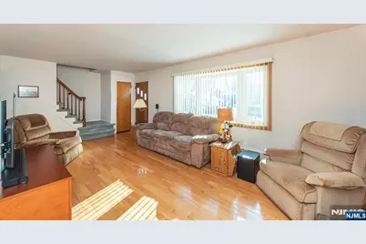 63 Chestnut Drive, Wayne, NJ 07470 - Photo 7