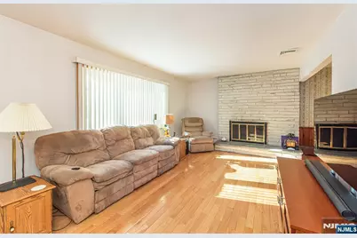 63 Chestnut Drive, Wayne, NJ 07470 - Photo 5