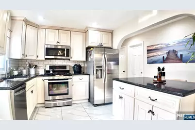 543 Liberty Place, Ridgefield, NJ 07657 - Photo 5