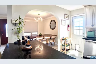 543 Liberty Place, Ridgefield, NJ 07657 - Photo 3