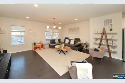 80 Landmark Lane, Fair Lawn, NJ 07410 - Photo 3