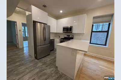 84 Van Wagenen Avenue 2R #2R, Jersey City, NJ 07306 - Photo 3