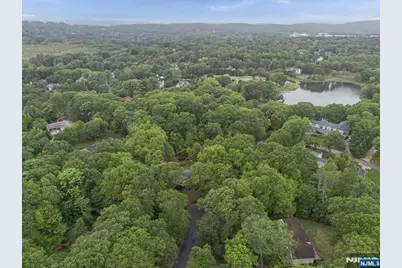 240 Ottowa Lane, Franklin Lakes, NJ 07417 - Photo 25