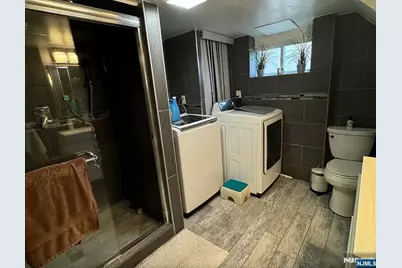 186 Selvage Avenue, Teaneck Township, NJ 07666 - Photo 11