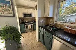 186 Selvage Ave, Teaneck Township, NJ 07666 - Photo 9